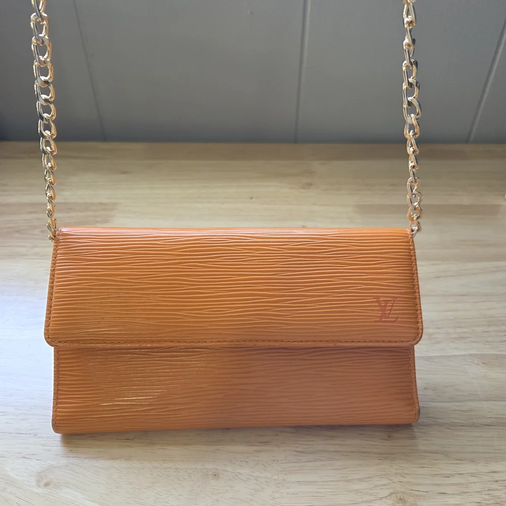 Louis Vuitton Orange Epi Leather Chain Wallet Trifold With Authentication Letter - Picture 4 of 16